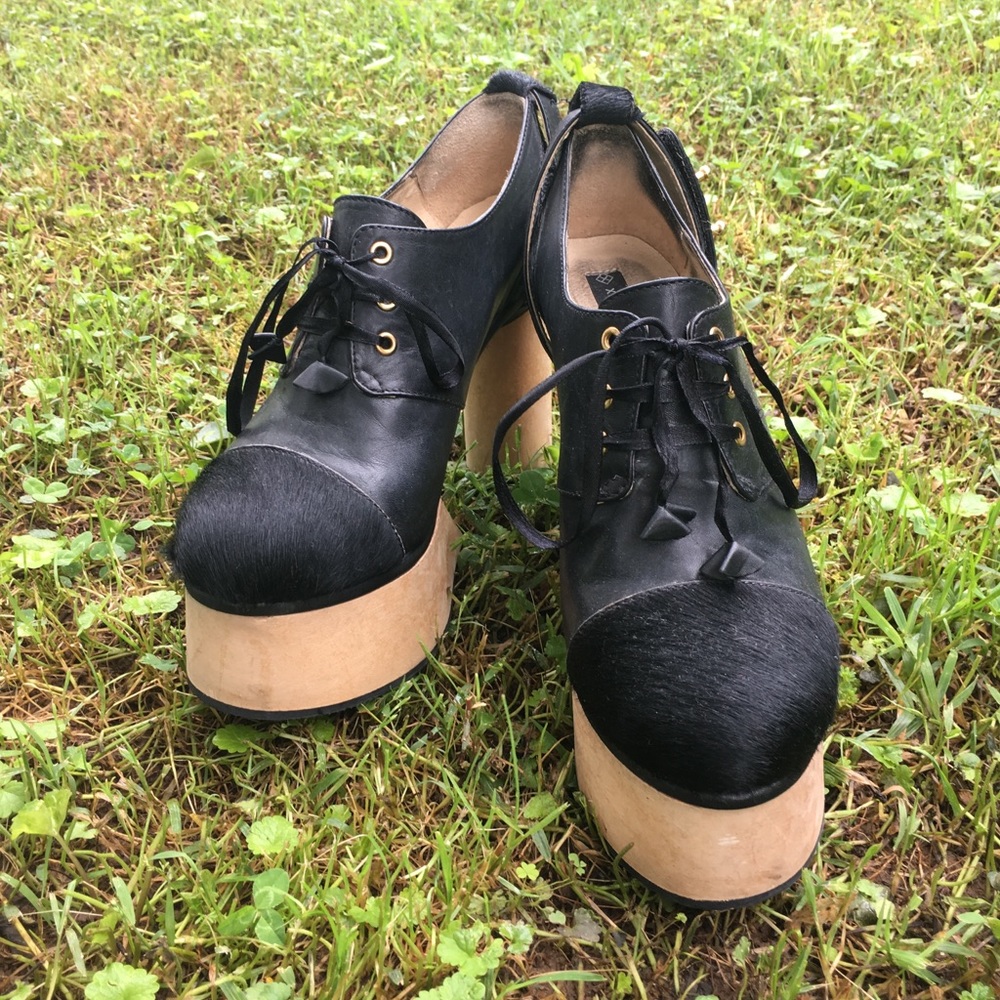 RARE XPERIMENTAL LEATHER & FUR ANKLE STRAP CLOGS
